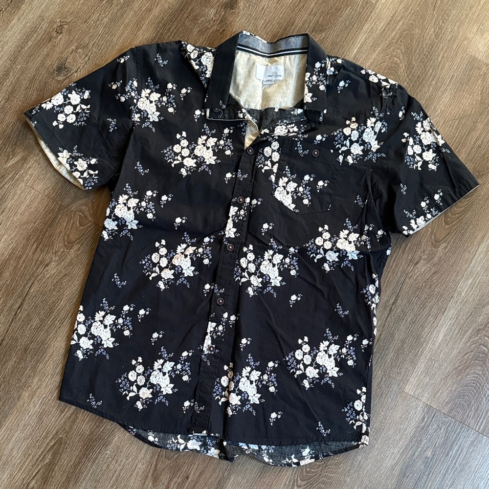 NWOT Floral Black and Cream Short Sleeve Button Down Shirt